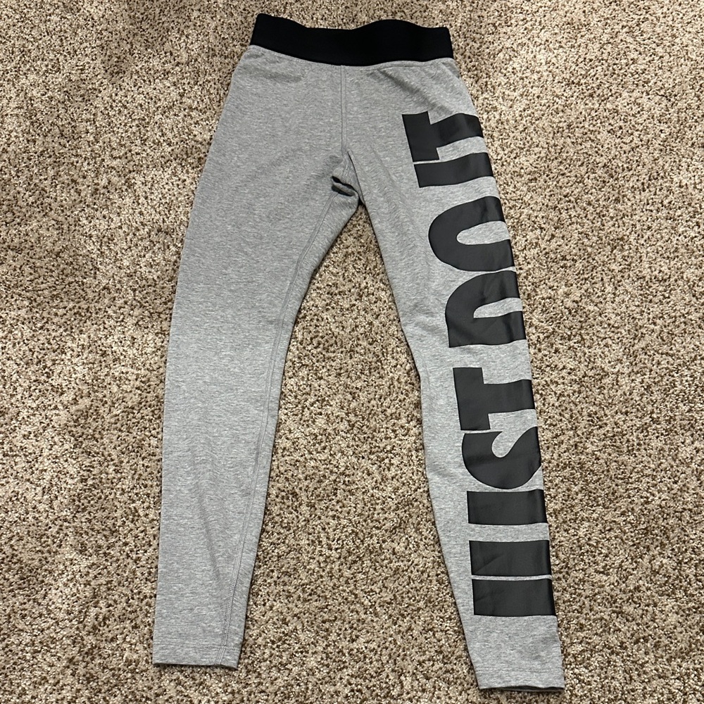 NWOT Nike Leggings - Size XS